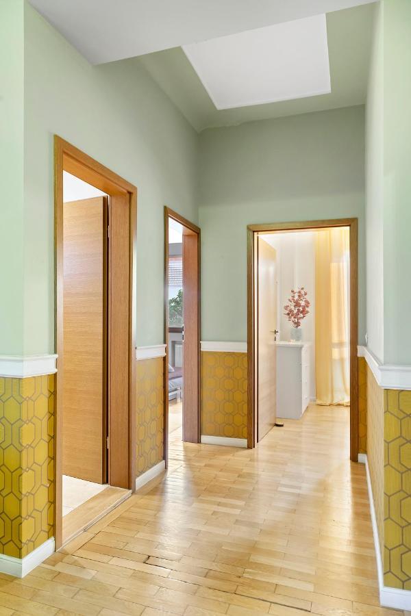 City Heart Retreat Elegant Apartment Bucarest Extérieur photo