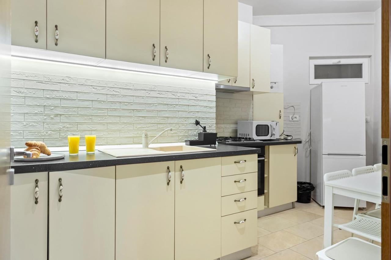 City Heart Retreat Elegant Apartment Bucarest Extérieur photo