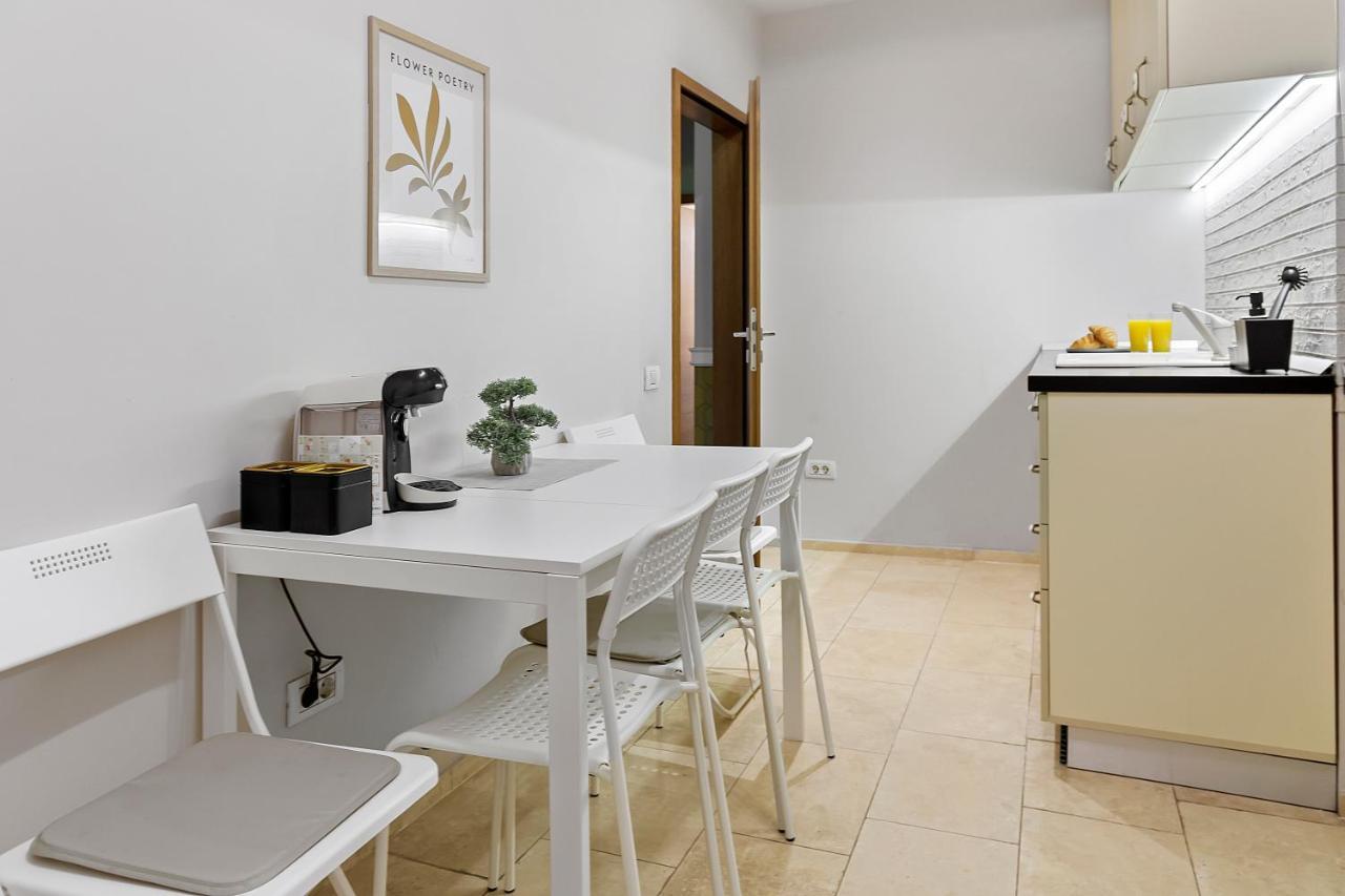 City Heart Retreat Elegant Apartment Bucarest Extérieur photo