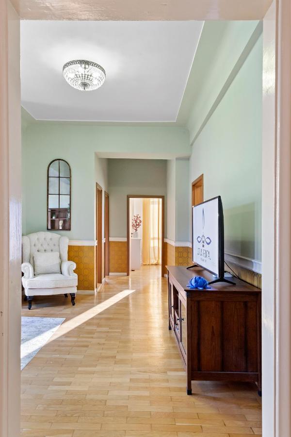 City Heart Retreat Elegant Apartment Bucarest Extérieur photo
