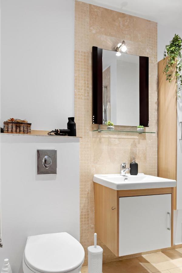 City Heart Retreat Elegant Apartment Bucarest Extérieur photo