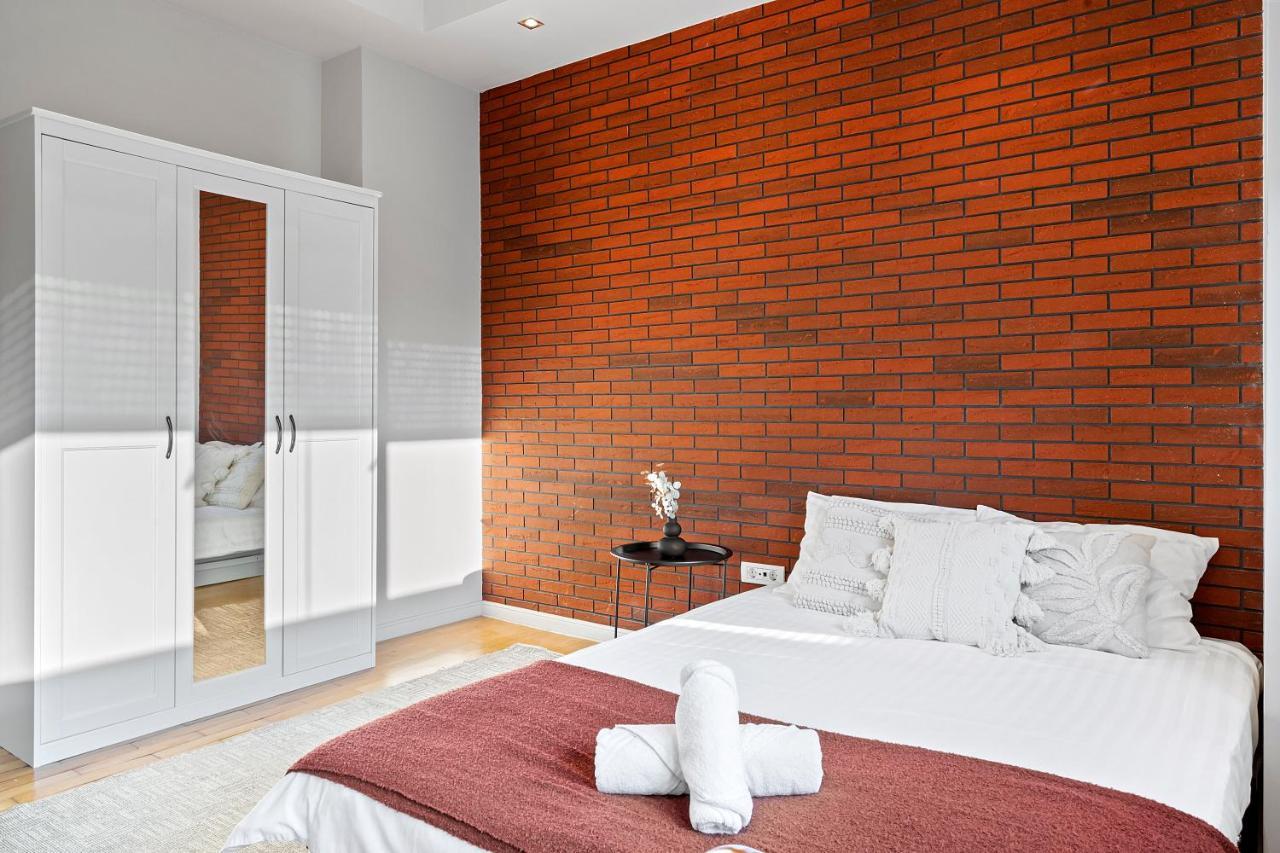 City Heart Retreat Elegant Apartment Bucarest Extérieur photo